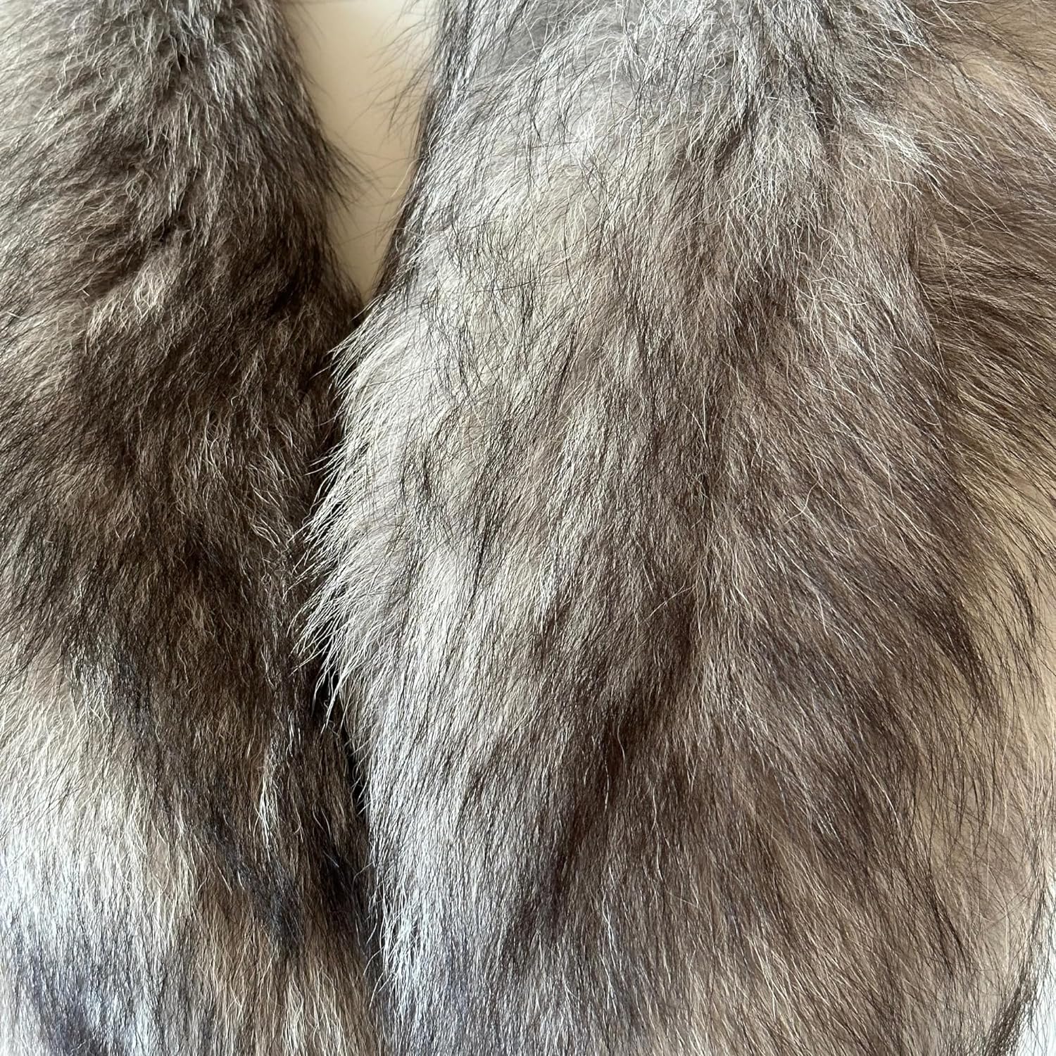 Large shawl collar made of arctic fox fur, lined and with buttons included - My Love Cape