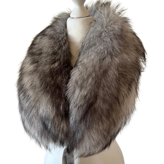 Large shawl collar made of arctic fox fur, lined and with buttons included - My Love Cape