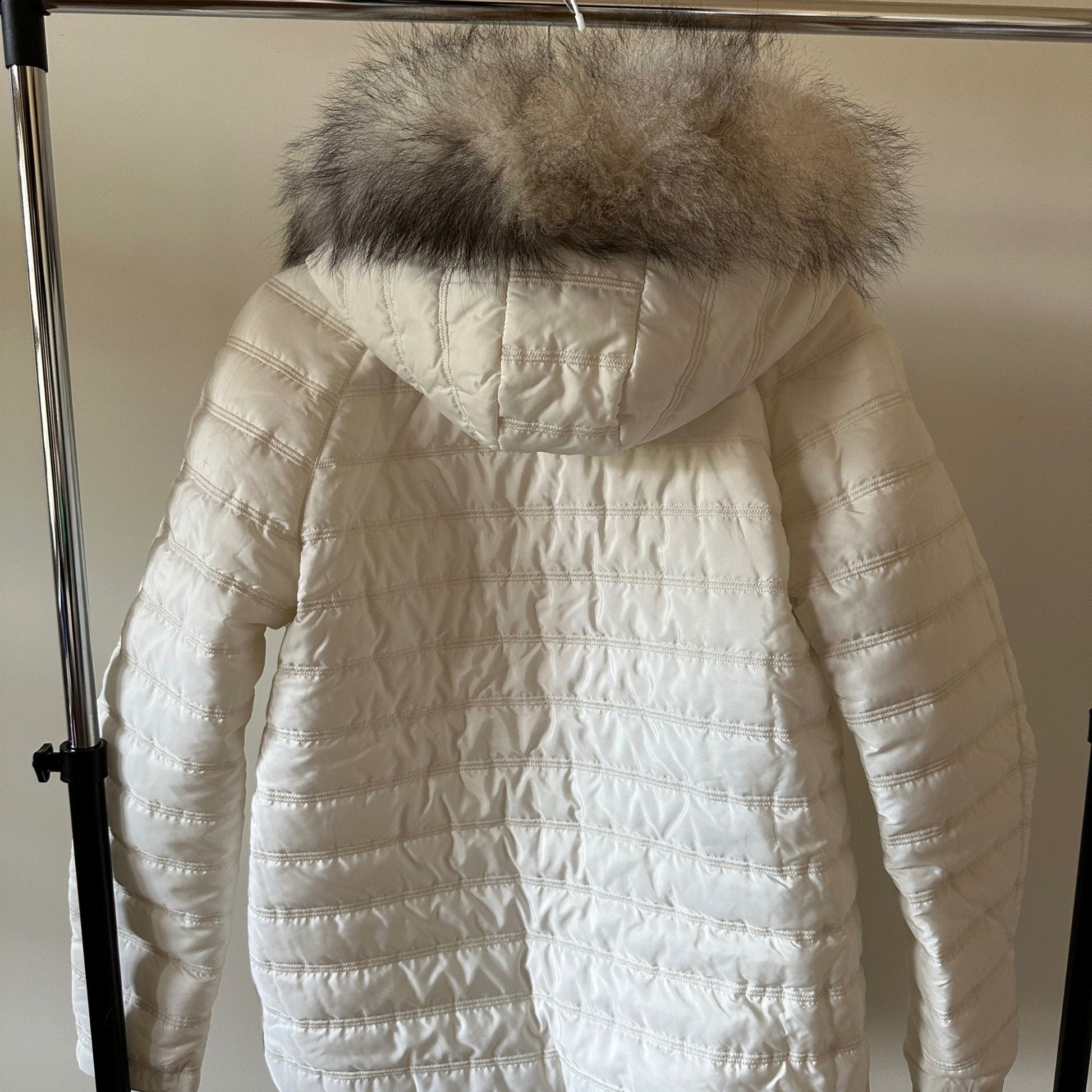 Puffer Cream Quilted Women's Mid - Season Jacket with Hood and Detachable Fox Fur Trim - My Love Cape