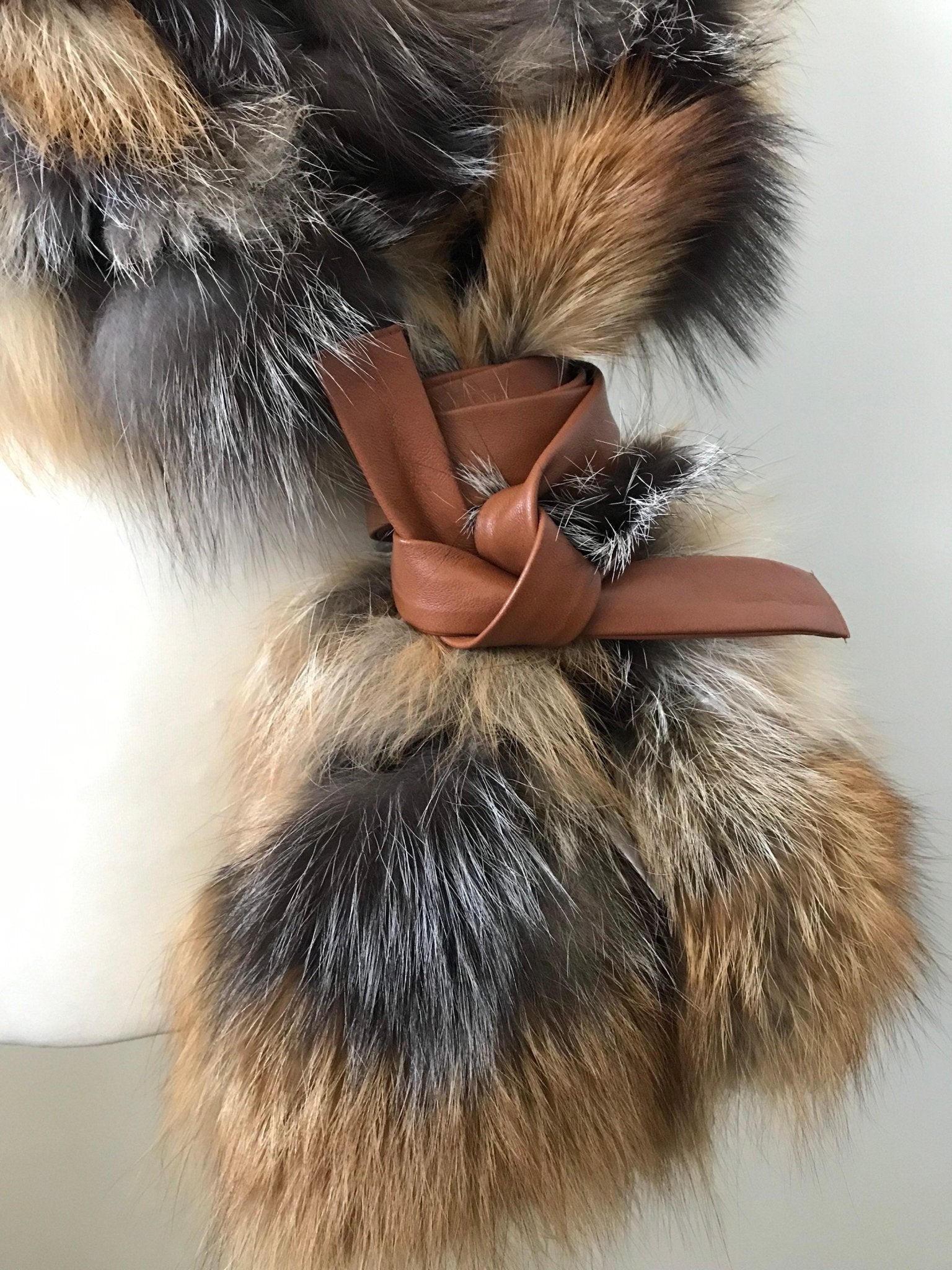 Scarf cape made of natural fox fur, lined fox fur scarf, fox fur scarf with pockets - My Love Cape